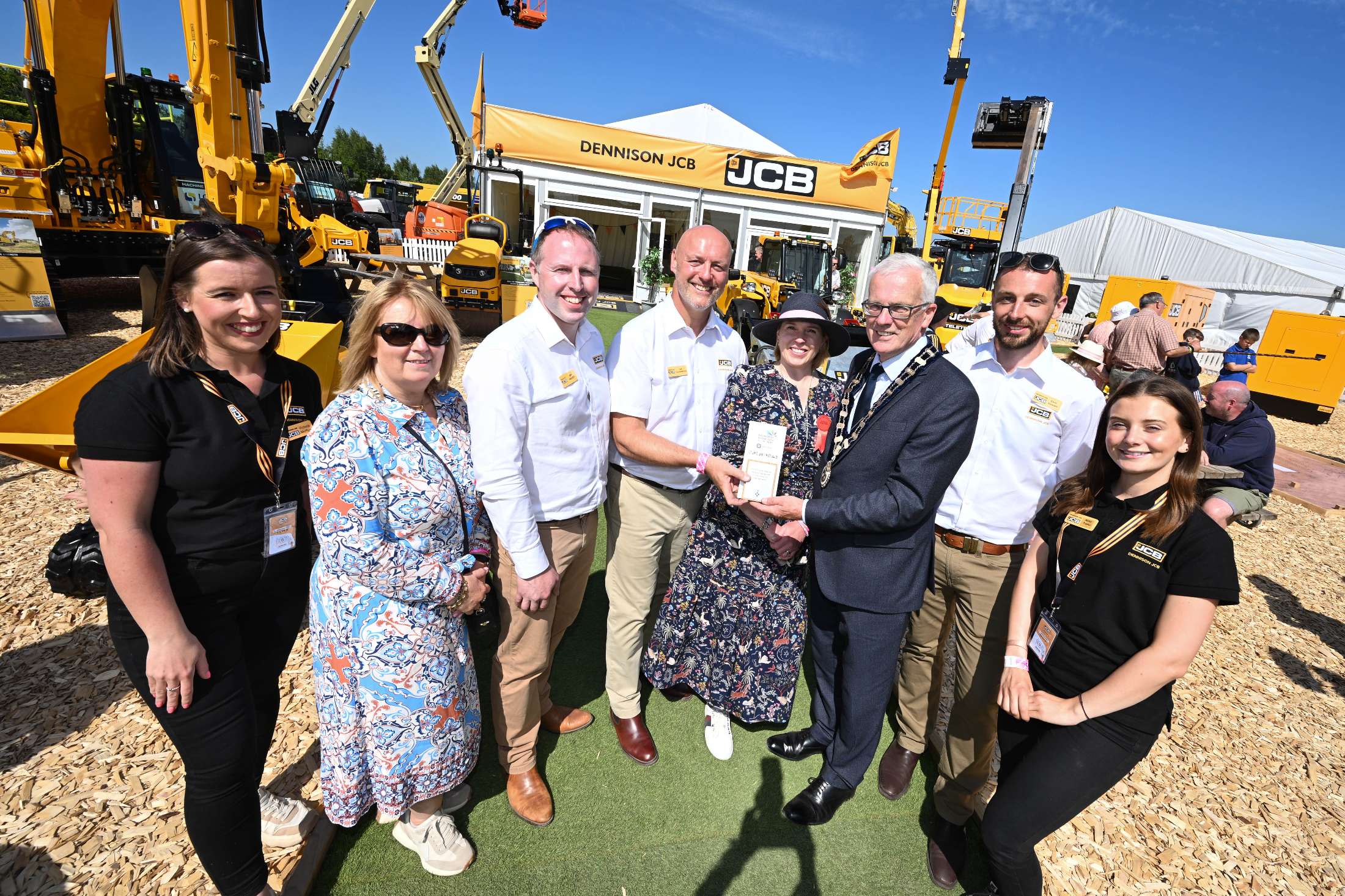 bs25-tsa6-dennison-jcb.jpg